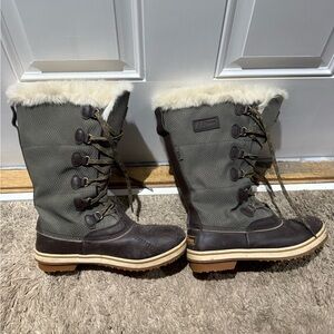 Womens 9 LL Bean Tall Winter Bean Boots Waterproof Insulated Green Brown Tan Fur